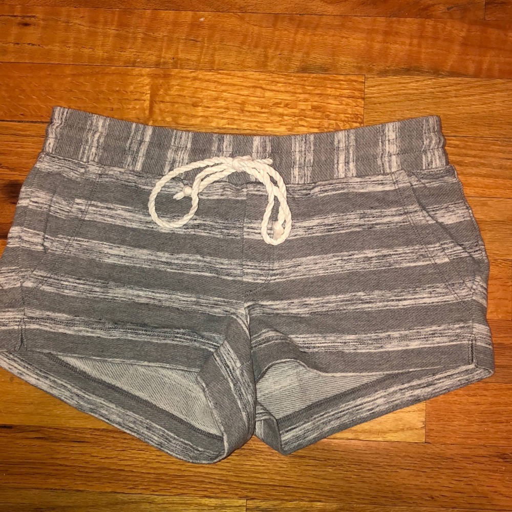 Aerie short